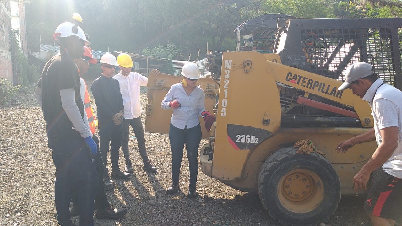 Práctica estudiantil en Instituto Técnico Laboral SIMM, Buga — Foto 21